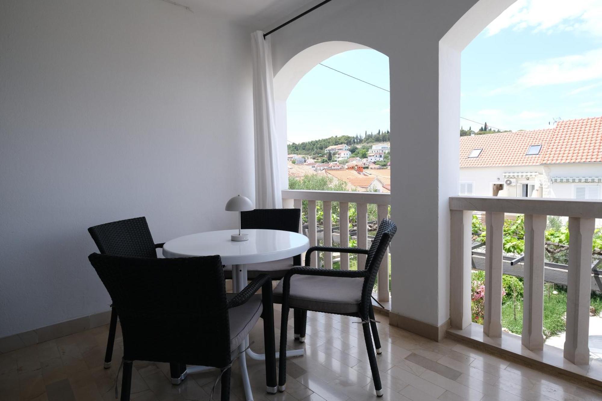 Apartments Ivana Sutivan Bagian luar foto